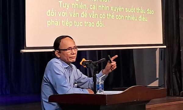 'Việc họ' trong quan hệ với 'việc nhà' và 'việc nước'      